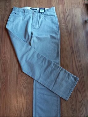 Tommy Hilfiger Men’s Light Gray Chinos
